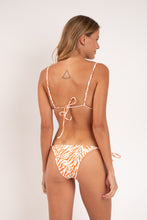 Load image into Gallery viewer, Model Back: Rio De Sol Top Top Sahari Lia