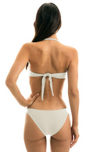 Load image into Gallery viewer, Model Back: Rio De Sol Set Perola Band Comfort
