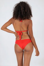 Load image into Gallery viewer, Model Back: Rio De Sol Set Set Rouge Mel
