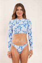 Load image into Gallery viewer, Model Front: Wednesday In Hawaii By Rio De Sol Top Top Pua-Pacifica Reef
