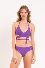 Load image into Gallery viewer, Model Front: Rio De Sol Bottom Bottom Amuleto Madrid
