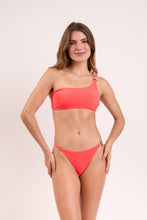 Load image into Gallery viewer, Model Front: Rio De Sol Top Top Malibu-Folia Grazy
